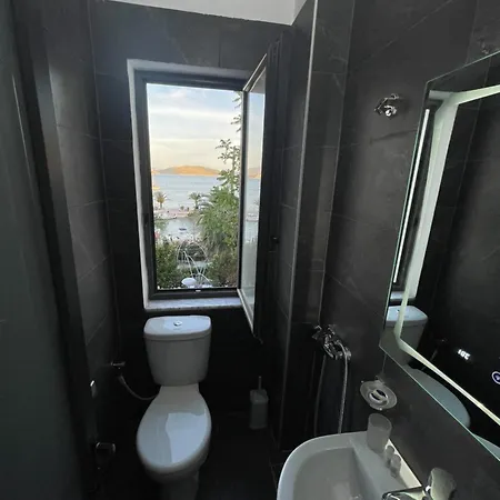 Balbi 34 * Sarandë